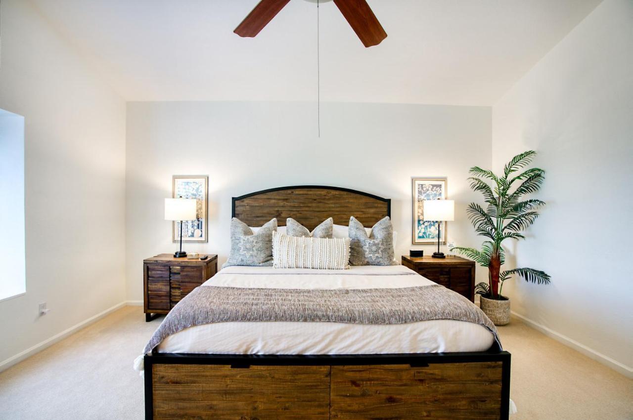Villa Upscale Abode Walk To South Mountain Park